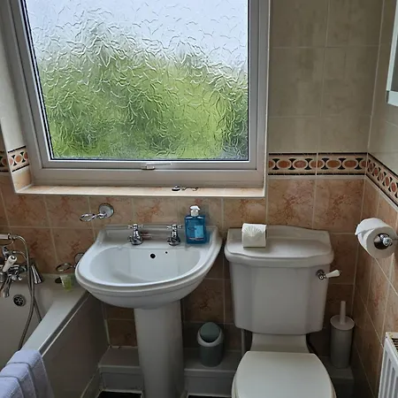 Stylish 5-bed Retreat With Wifi - Near Uwe & Mod * بريستول